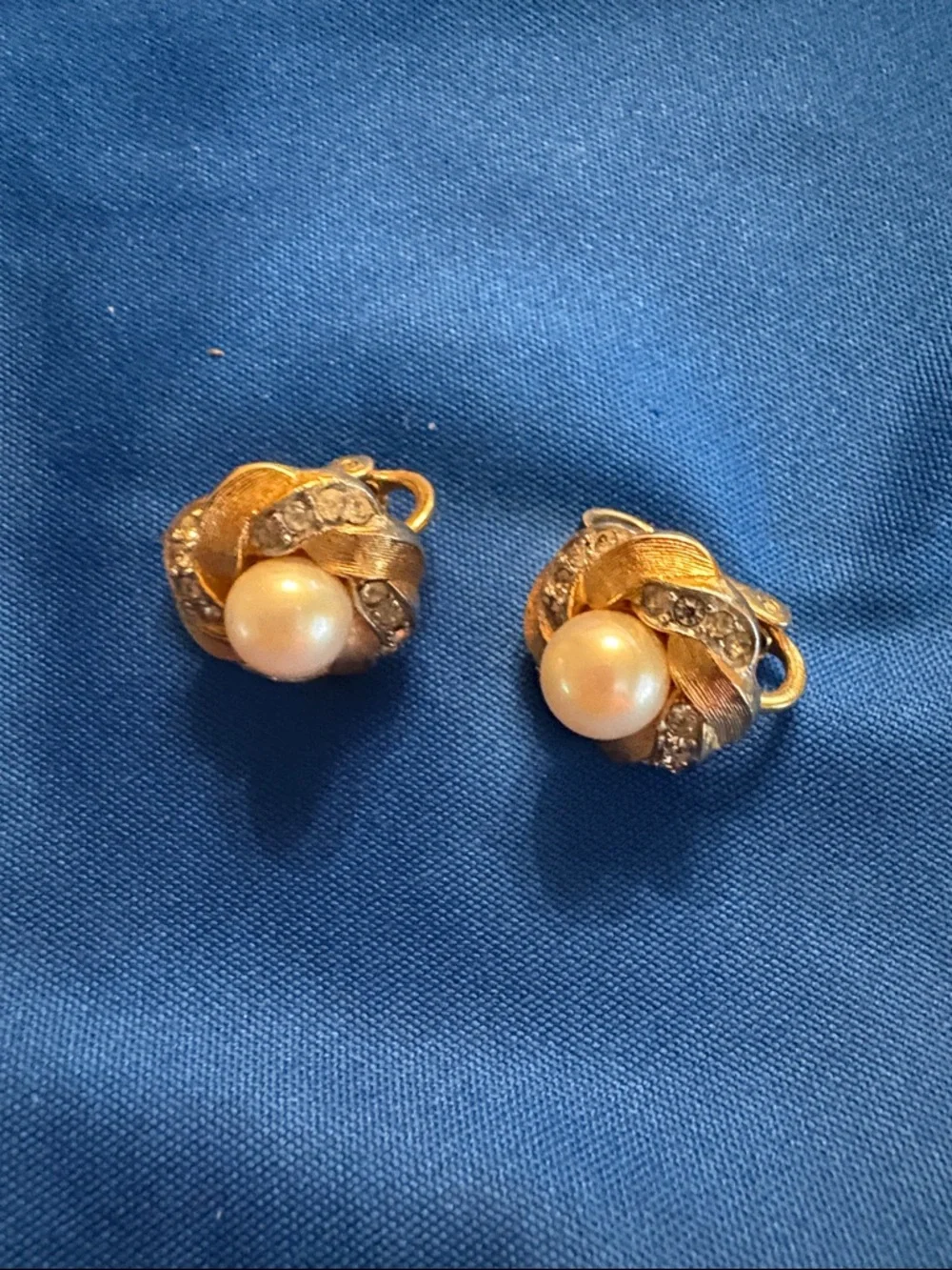 Gold-Tone Pearl and Crystal Knot Clip-On Earrings - Picture 5 of 6
